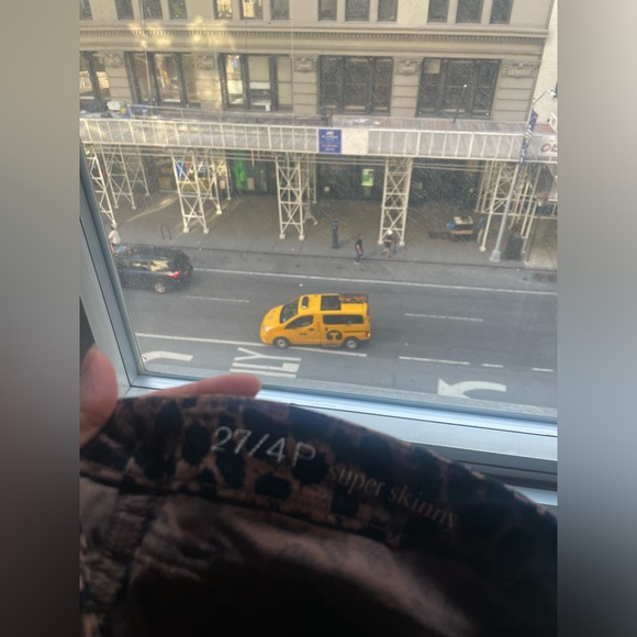 ANN TAYLOR Leopard Print Skinny
Corduroy Pants. Send offers - Picture 4 of 4